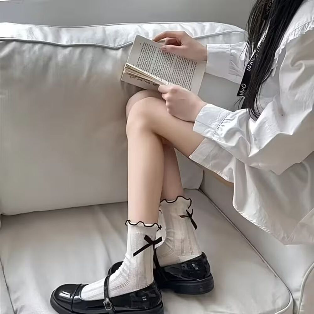 3 Pair Woman's White & Black Bow and Scalloped Ruffle Border Mid-Calf Socks NEW - Picture 5 of 5
